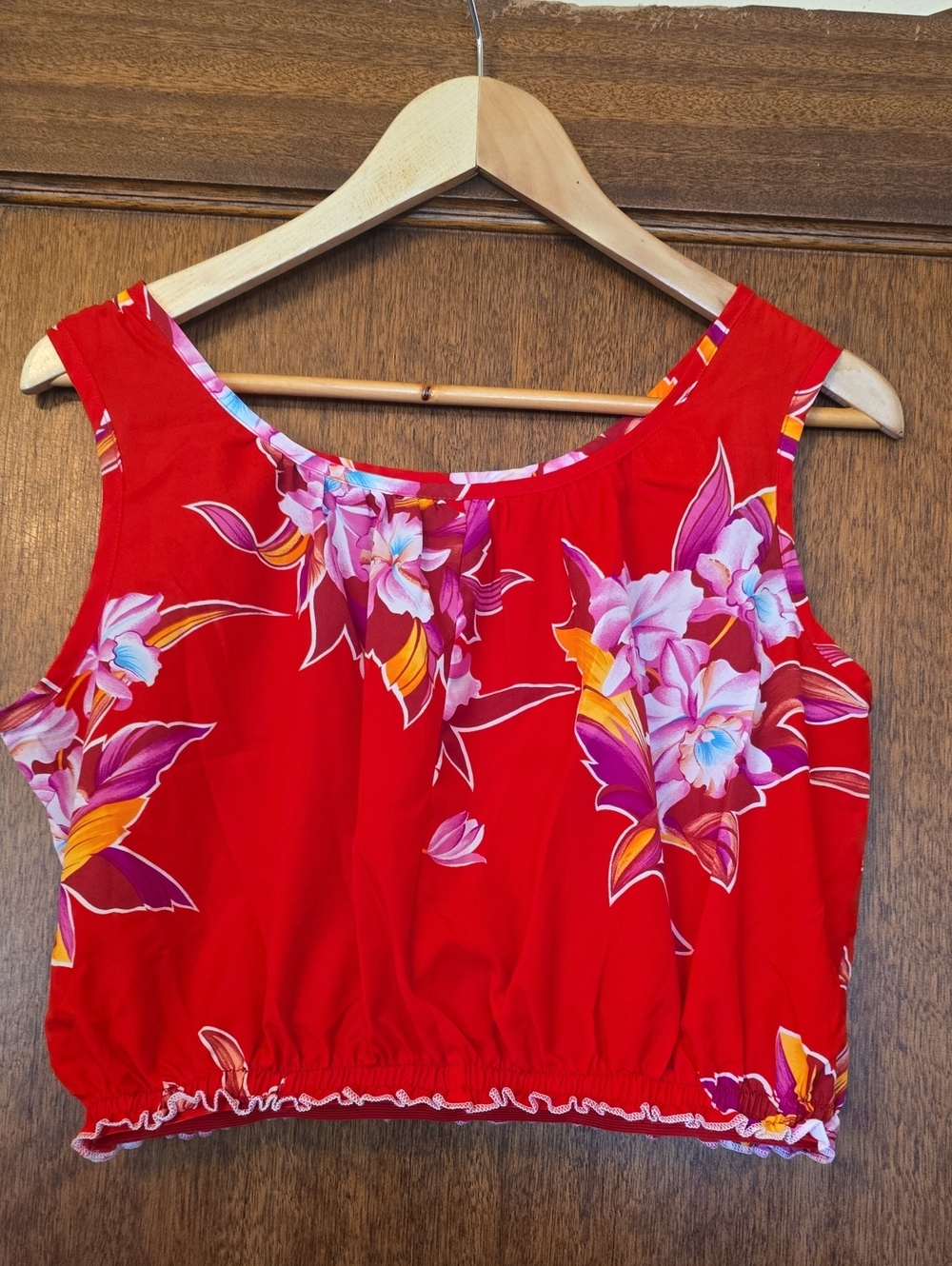 Hilo Hatties Red Floral Sleeveless Crop Top